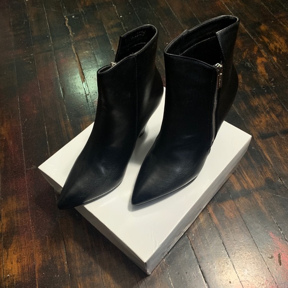NWT/B UNILADY Black Block-heel Booties - Picture 3 of 14